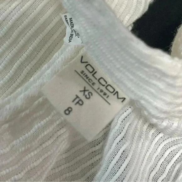 Volcom  Tank - Picture 3 of 5